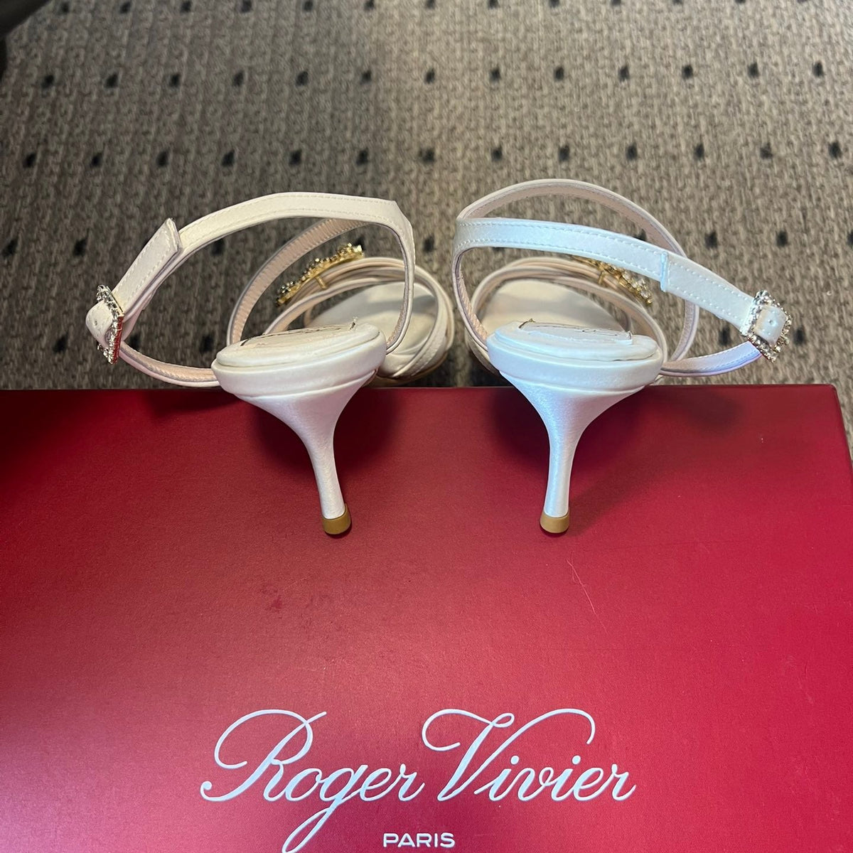 ROGER V HEELS