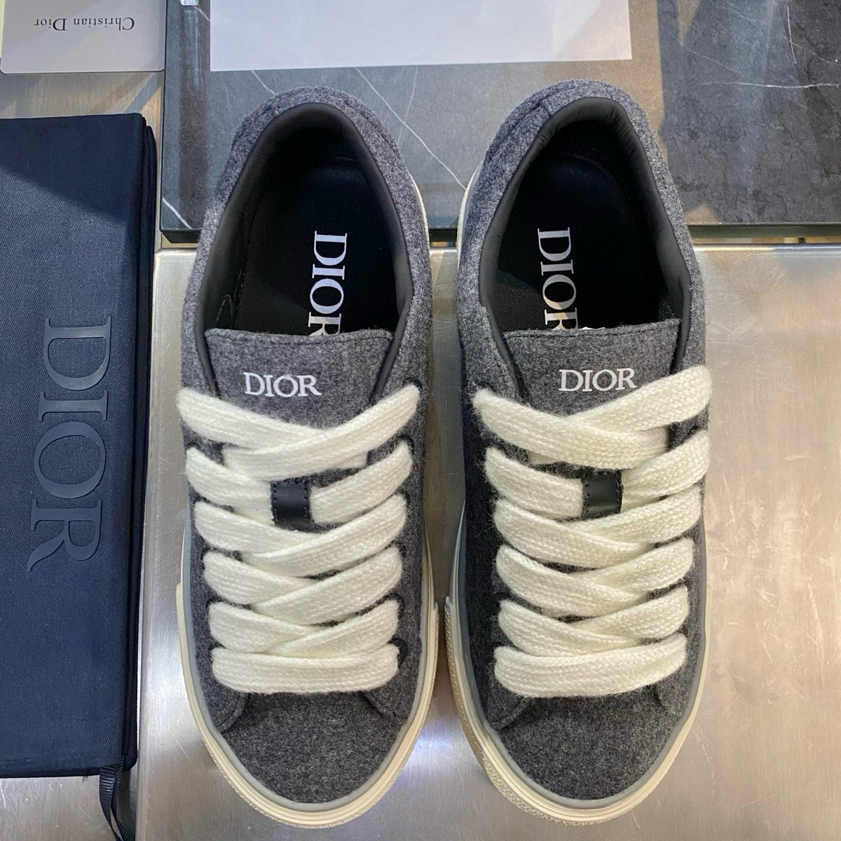 CD B33 SNEAKER