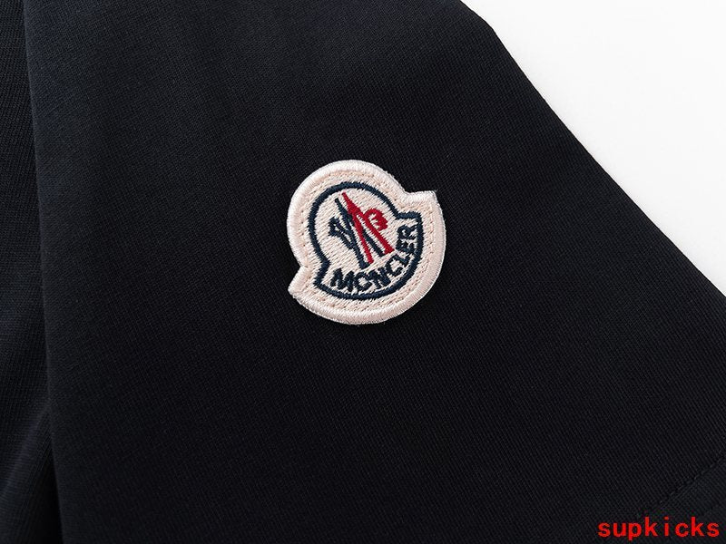 Moncler Luxury Cloth