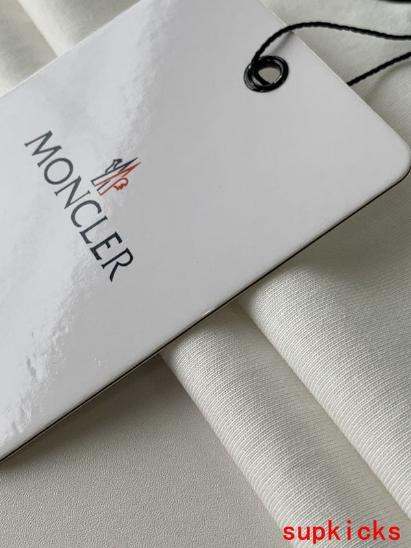 Moncler Luxury Cloth
