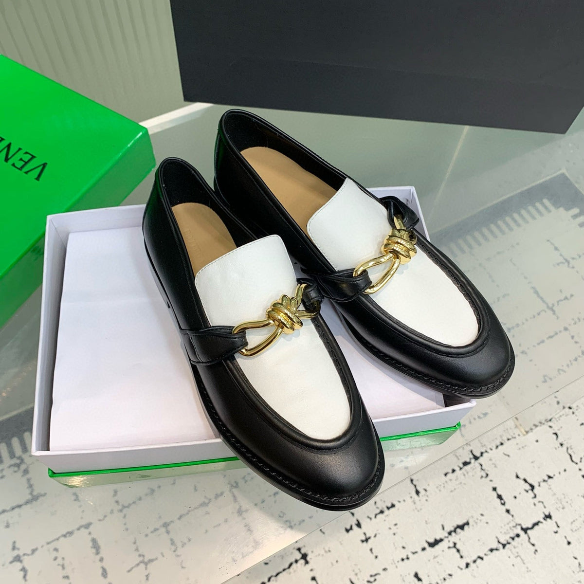 BOTT LOAFERS