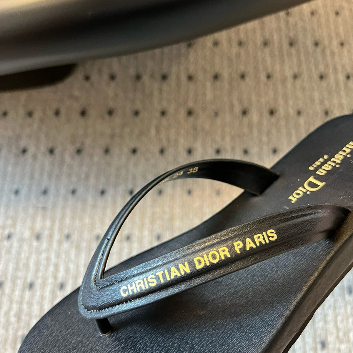 CD THONG SANDAL