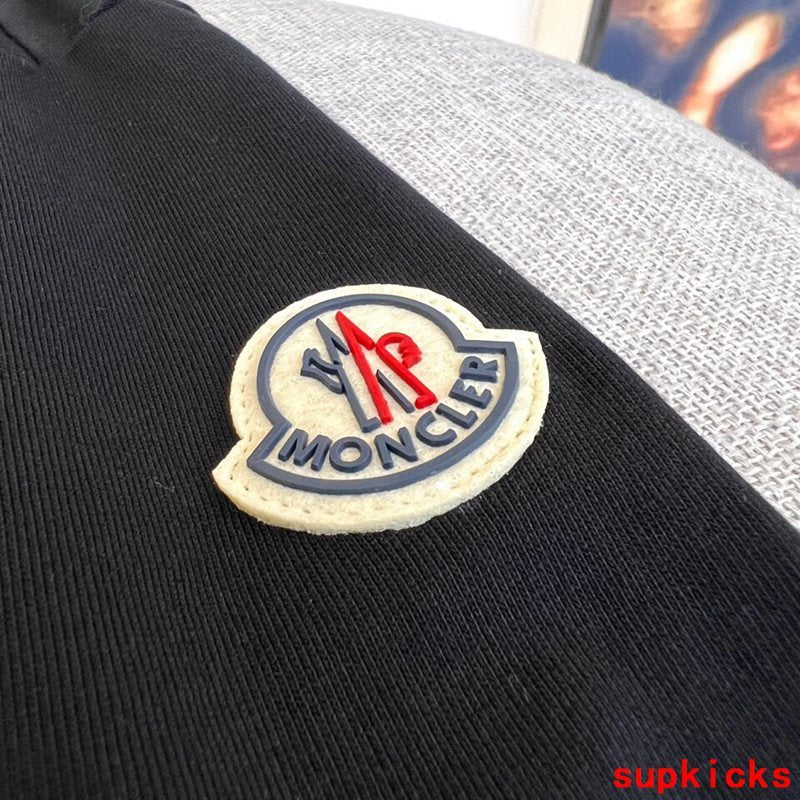Moncler Luxury Cloth