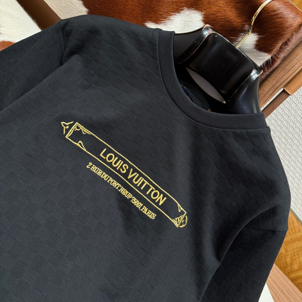 LOU T-SHIRT