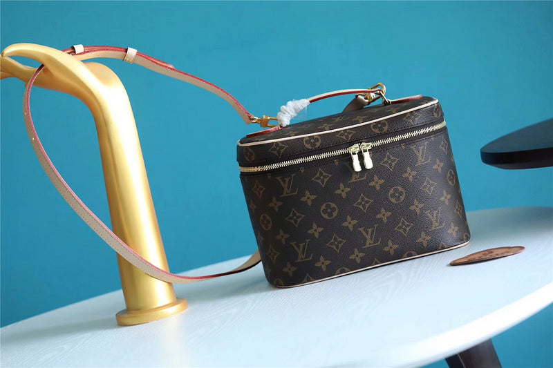 I W Fashion Lu-Vi bags - 8004