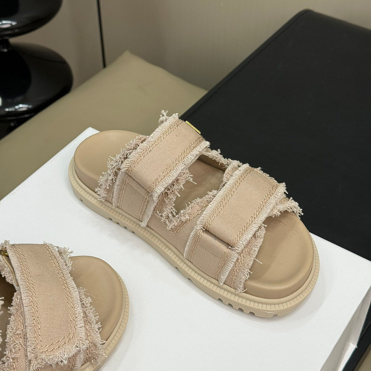 CD SANDALS