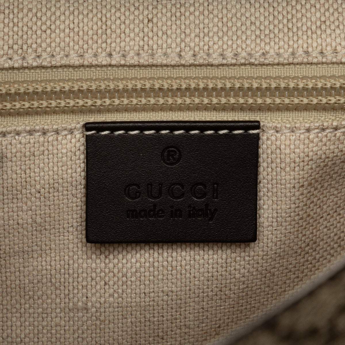 GUCCI GG Supreme Flap Messenger Bag