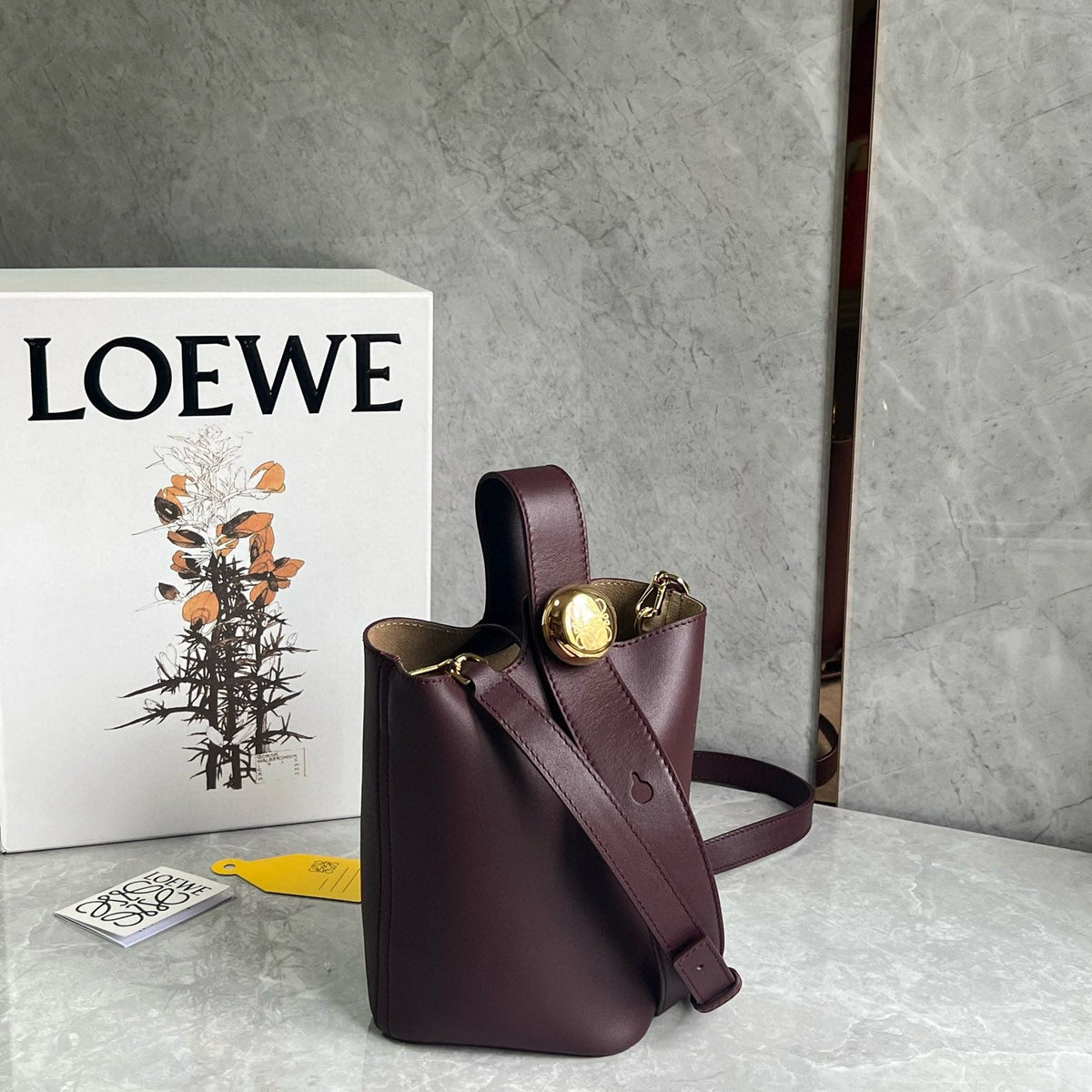 LOEW MINI PEBBLE BUCKET BAG
