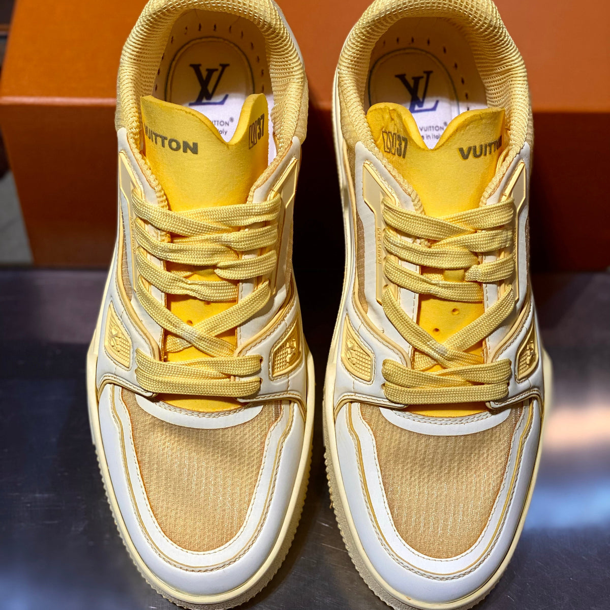 LOU SNEAKERS
