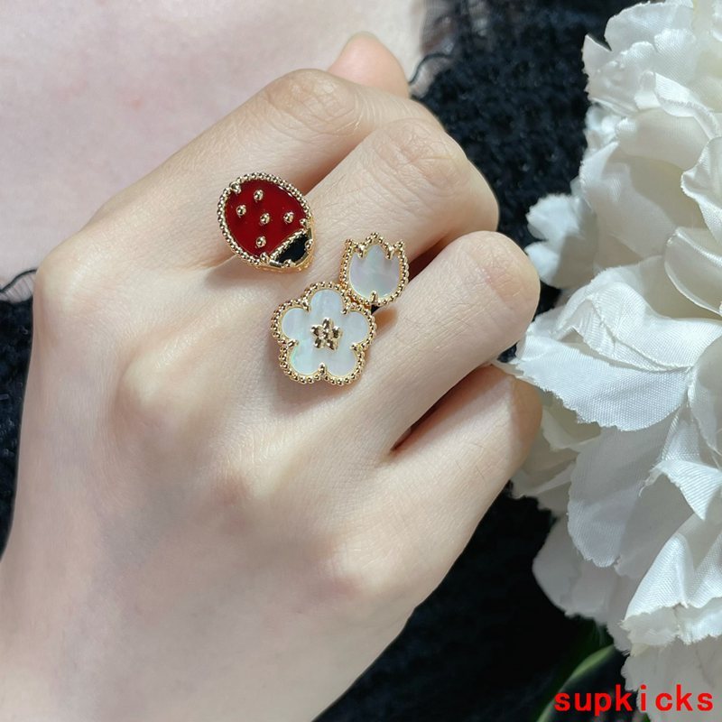 Van Cleef & Arples Jewelry