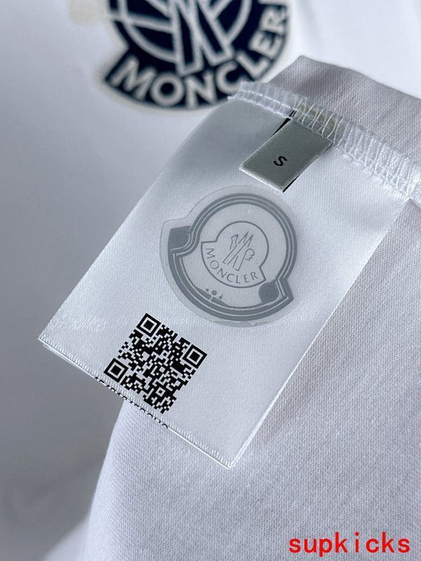 Moncler Luxury Cloth