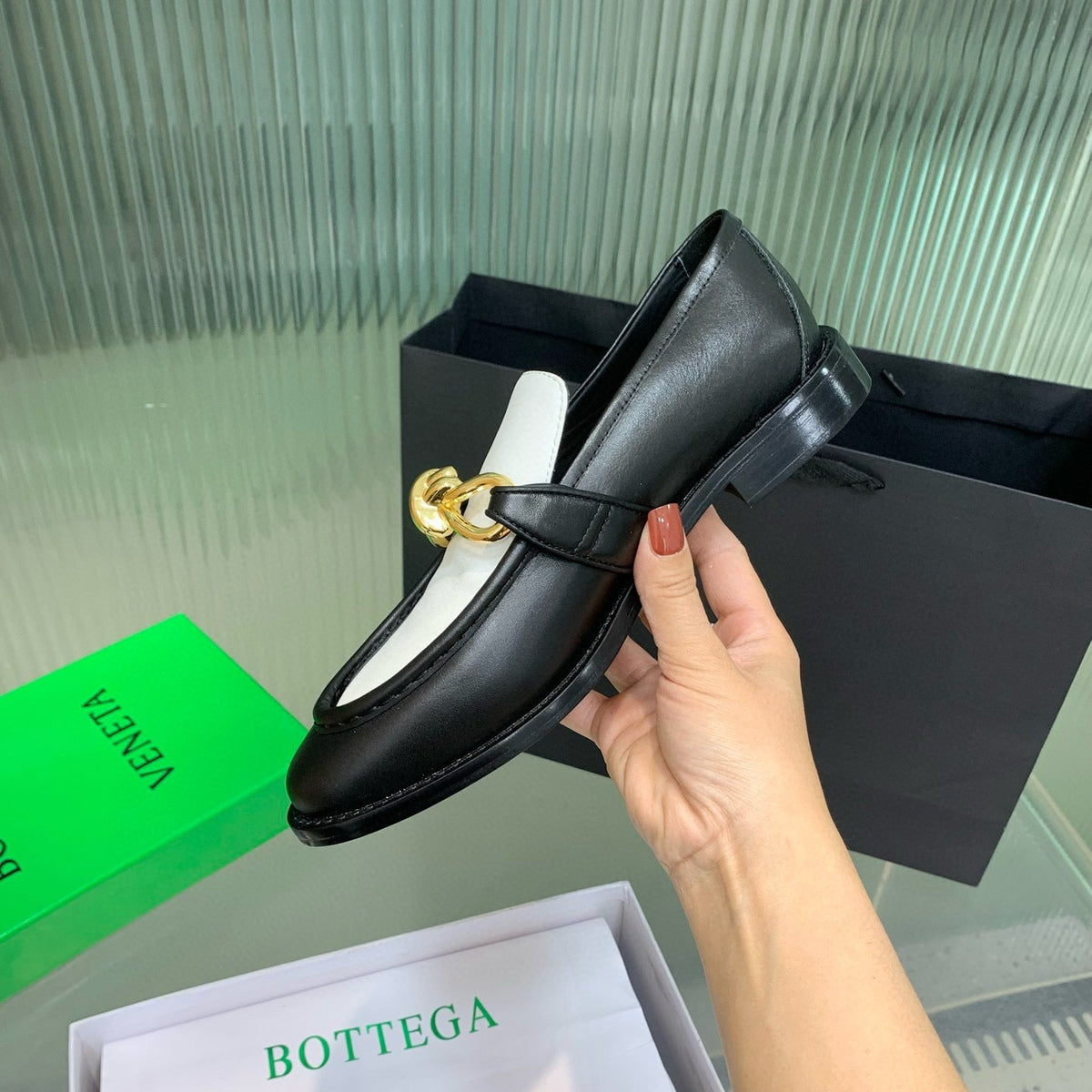 BOTT LOAFERS