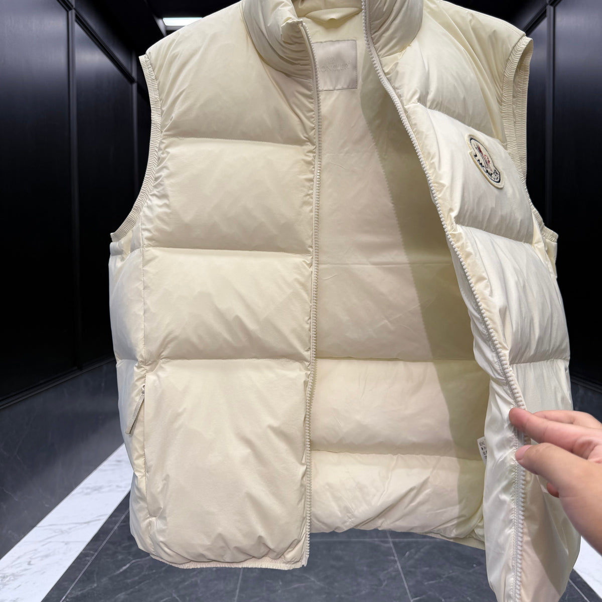 MONC ALMAZ VEST