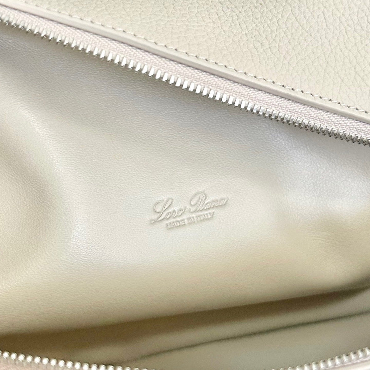 LORO P EXTRA POUCH L27