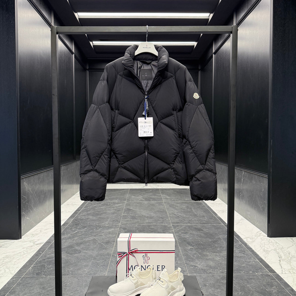 MONC VARDAR JACKET