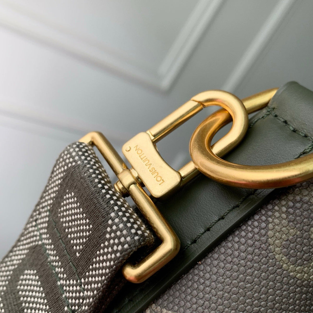LOU VAGABOND HOBO BAG