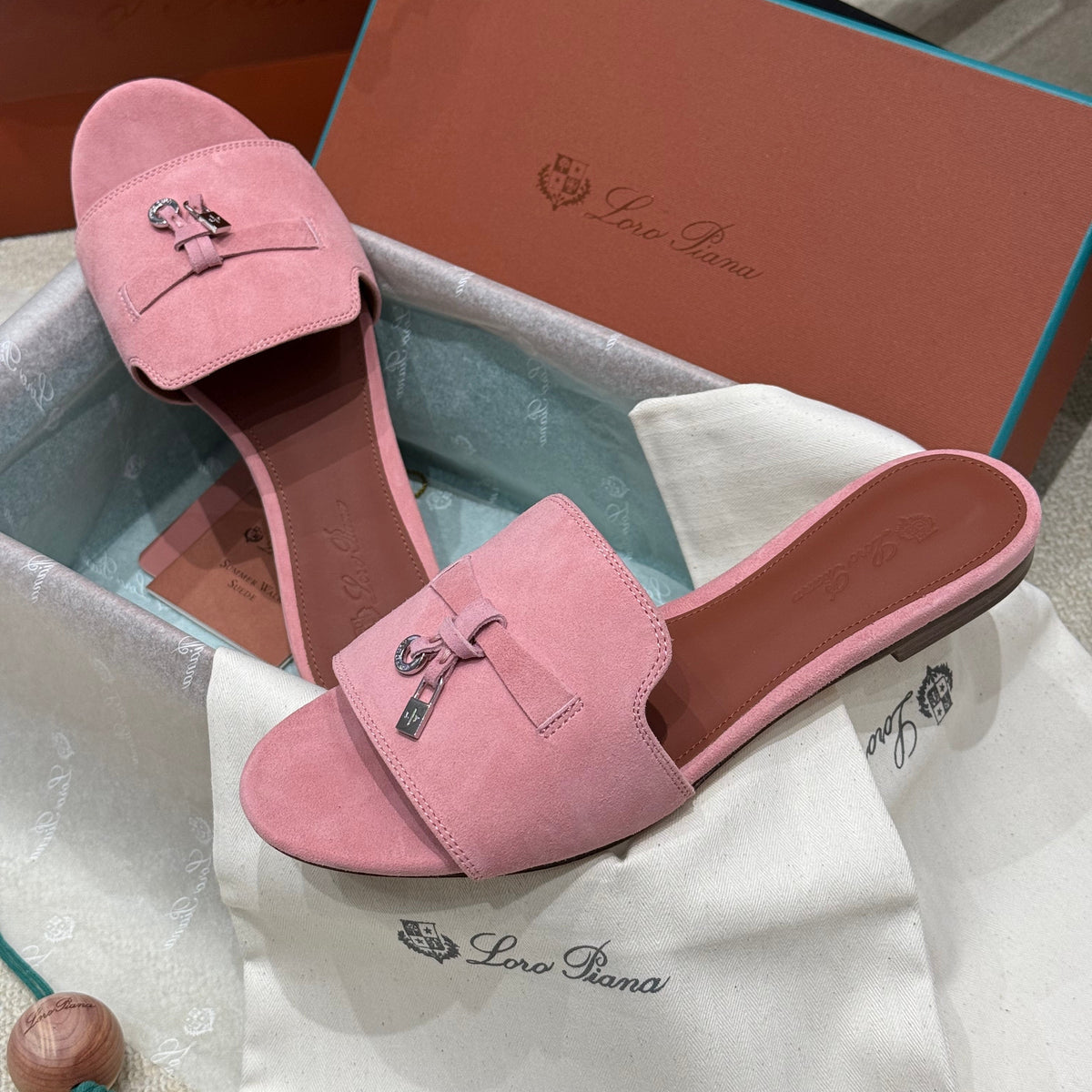 LORO P SUMMER CHARM SLIPPER