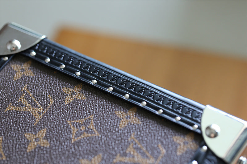 I W Fashion Lu-Vi bags - 9535