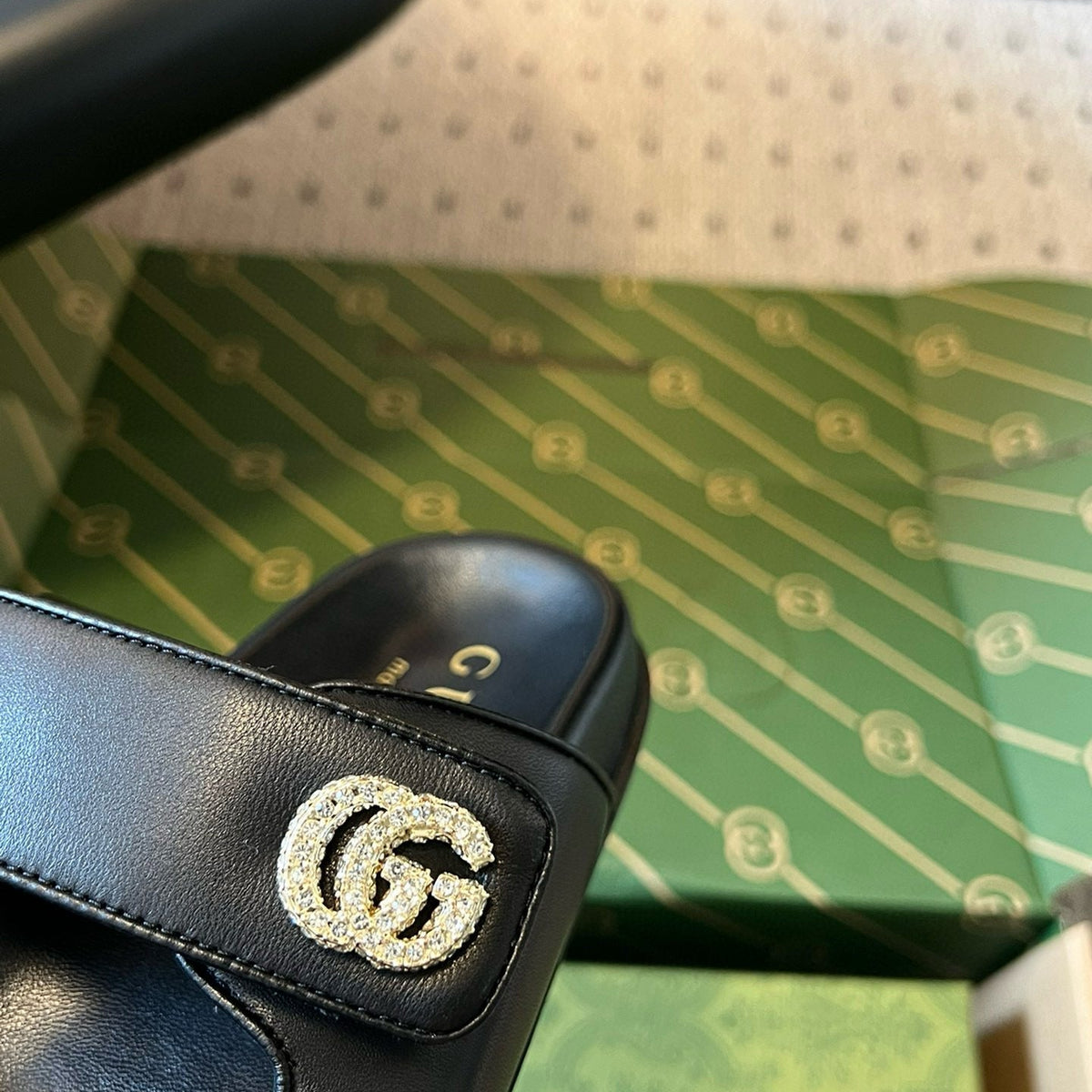 GG SANDALS