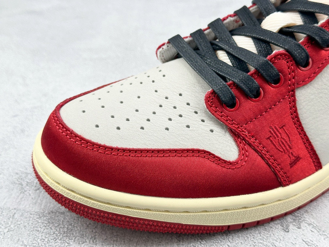 JORDAN 1 RETRO LOW OG TROPHY ROOM AWAY