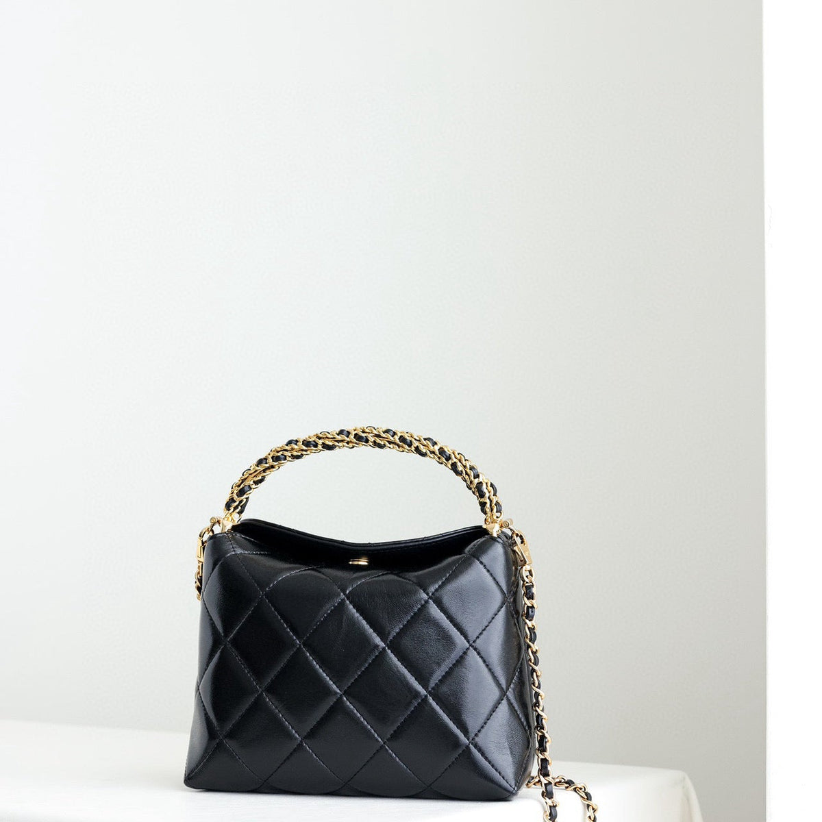 CC 24B HOBO BAG