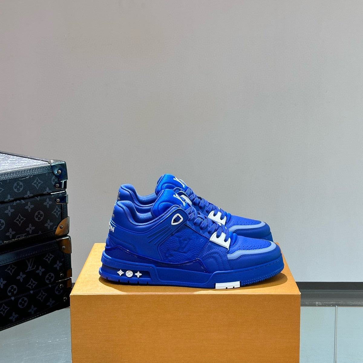 LOU TRAINERS