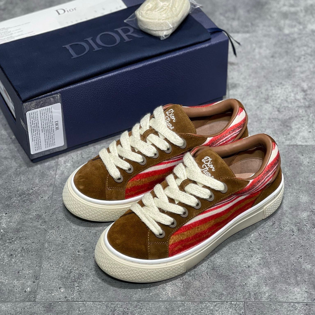 CD B33 SNEAKER
