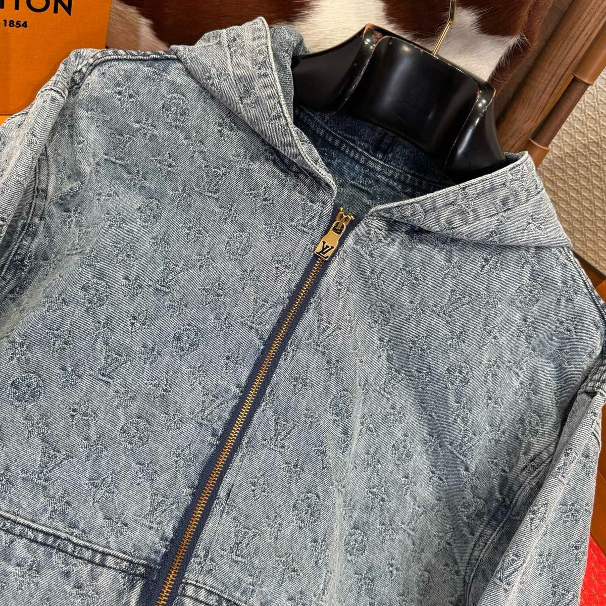 LOU DENIM JACKET