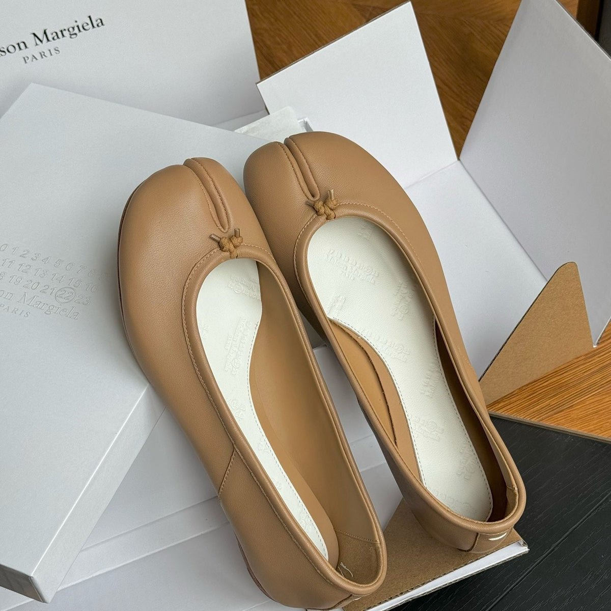 MAISON M TABI BALLET FLATS