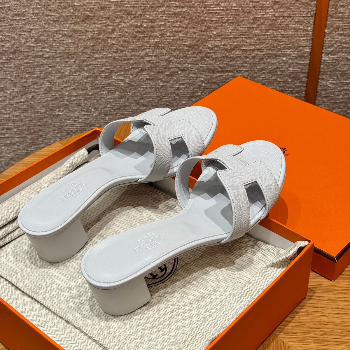 HERM OASIS SANDALS