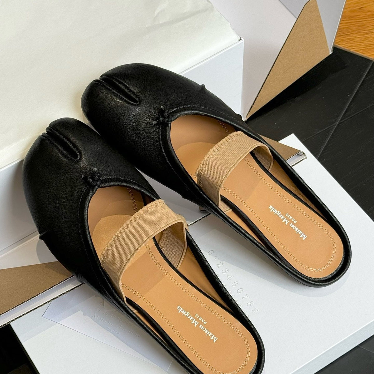 MAISON M TABI BALLET FLATS
