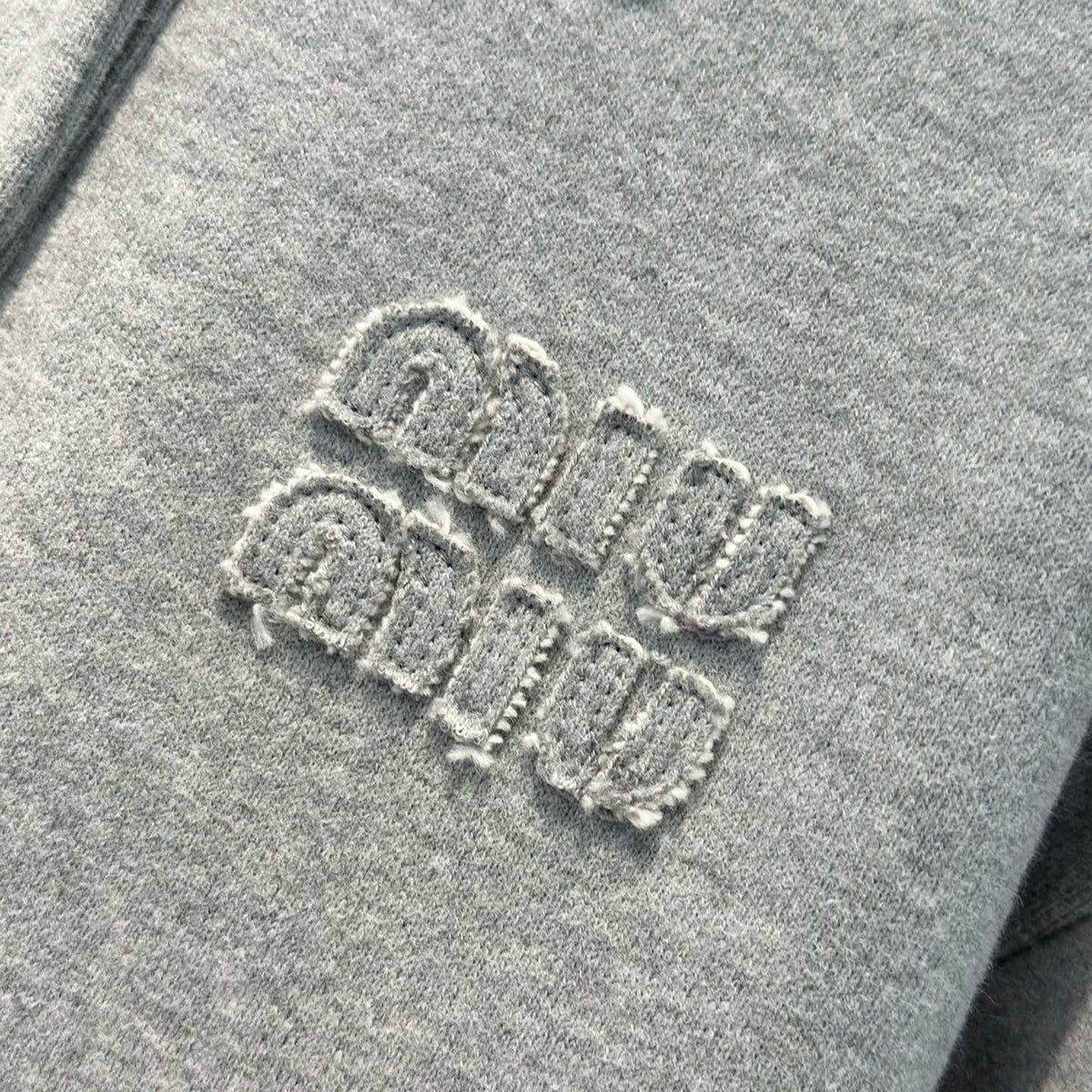MIU M SWEATSHIRT