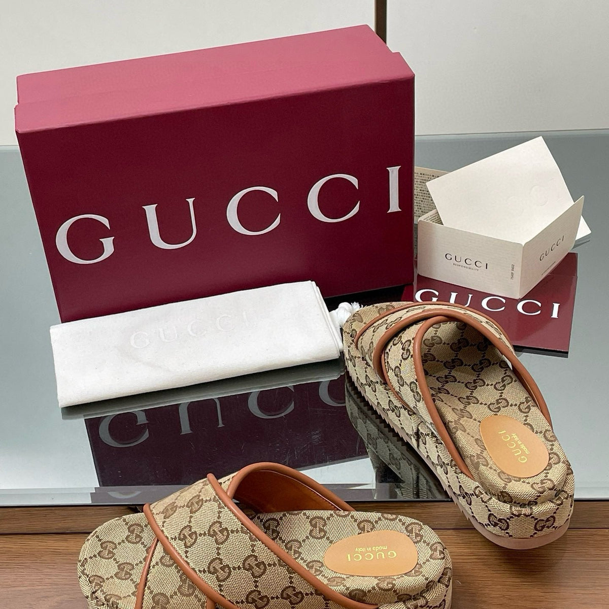 GG SANDALS
