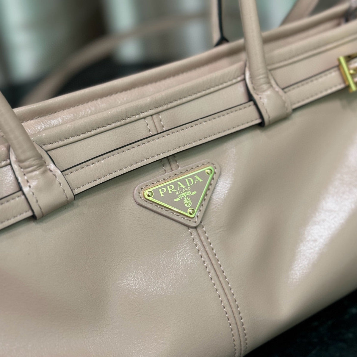 PD MEDIUM LEATHER HANDBAG