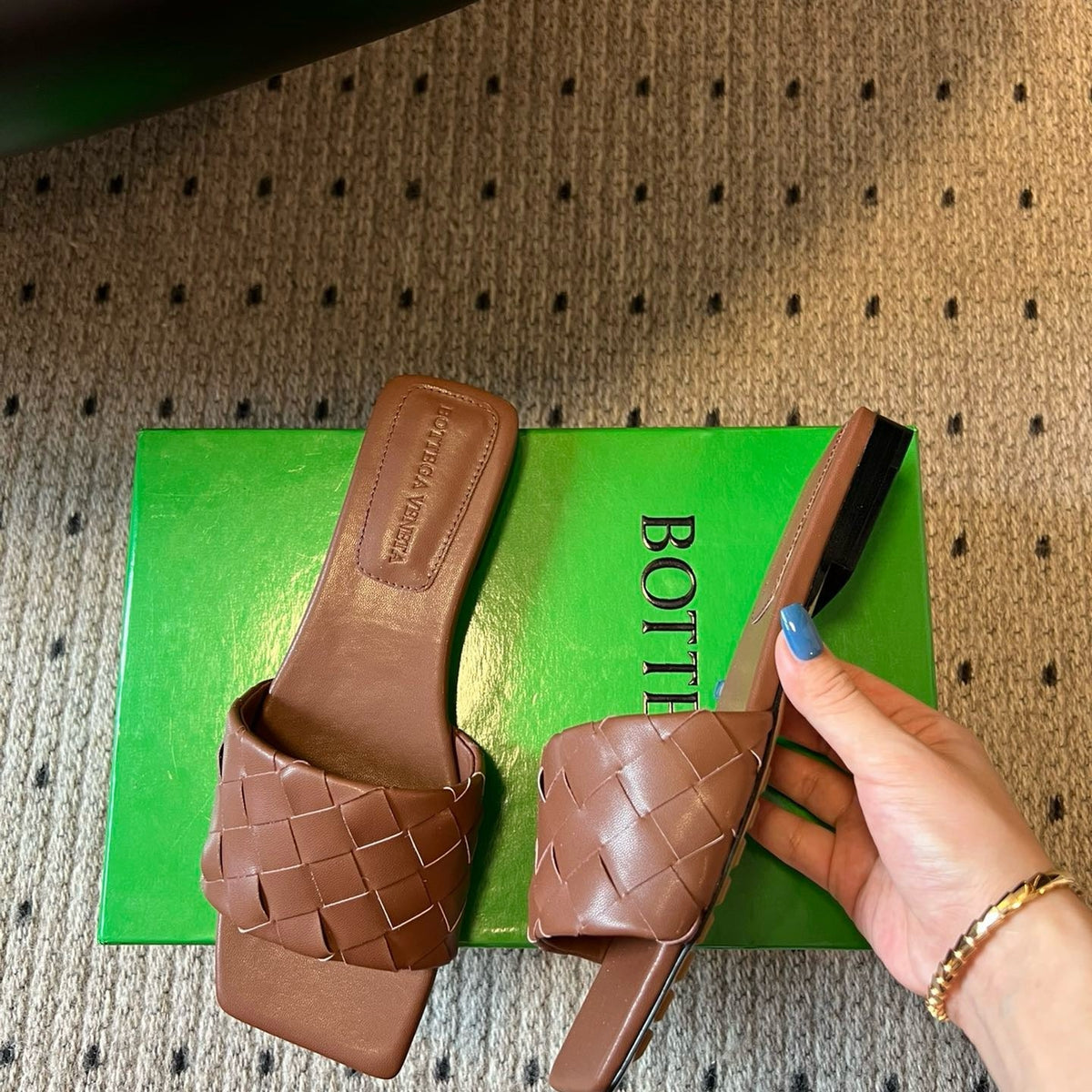 BOTT V SANDALS