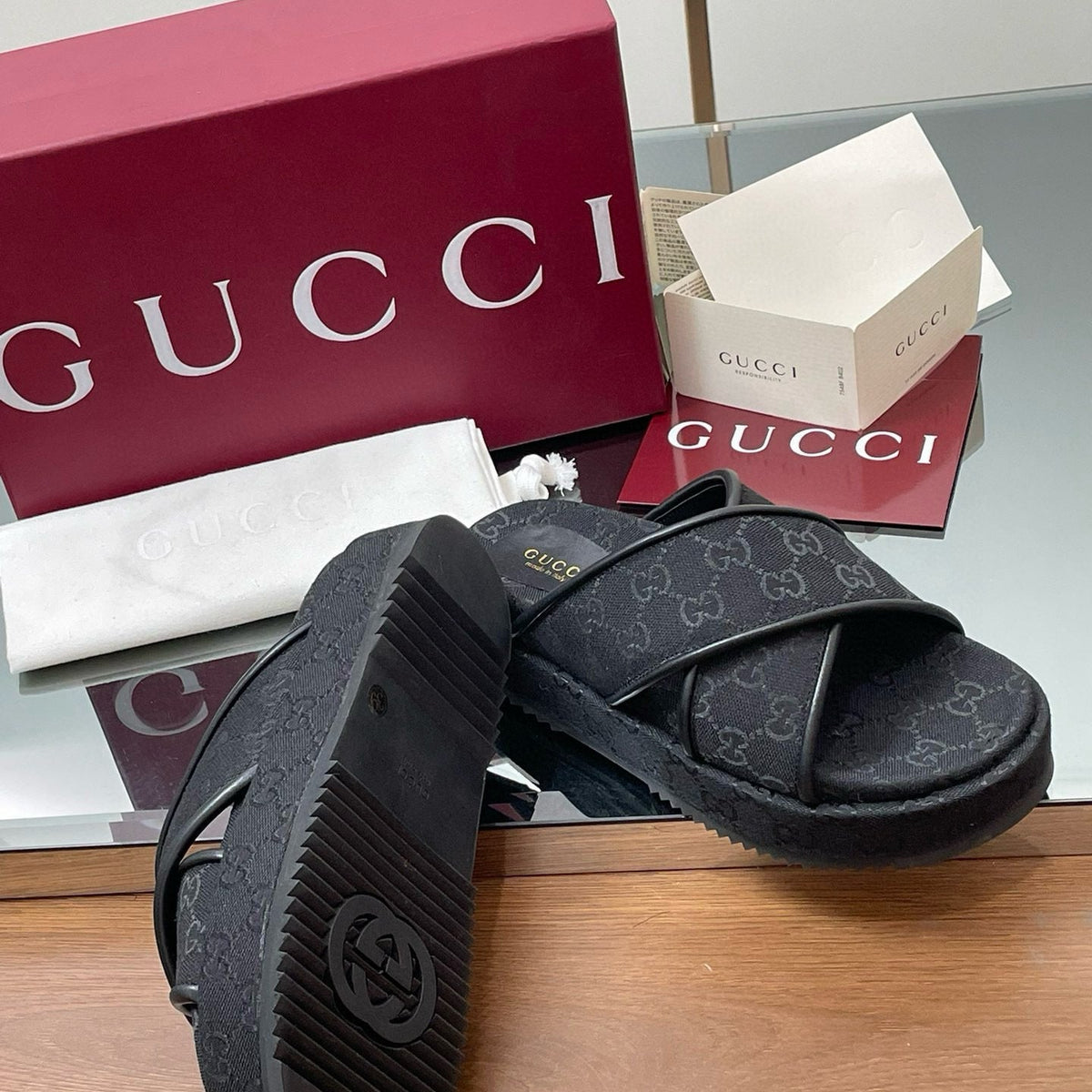 GG SANDALS