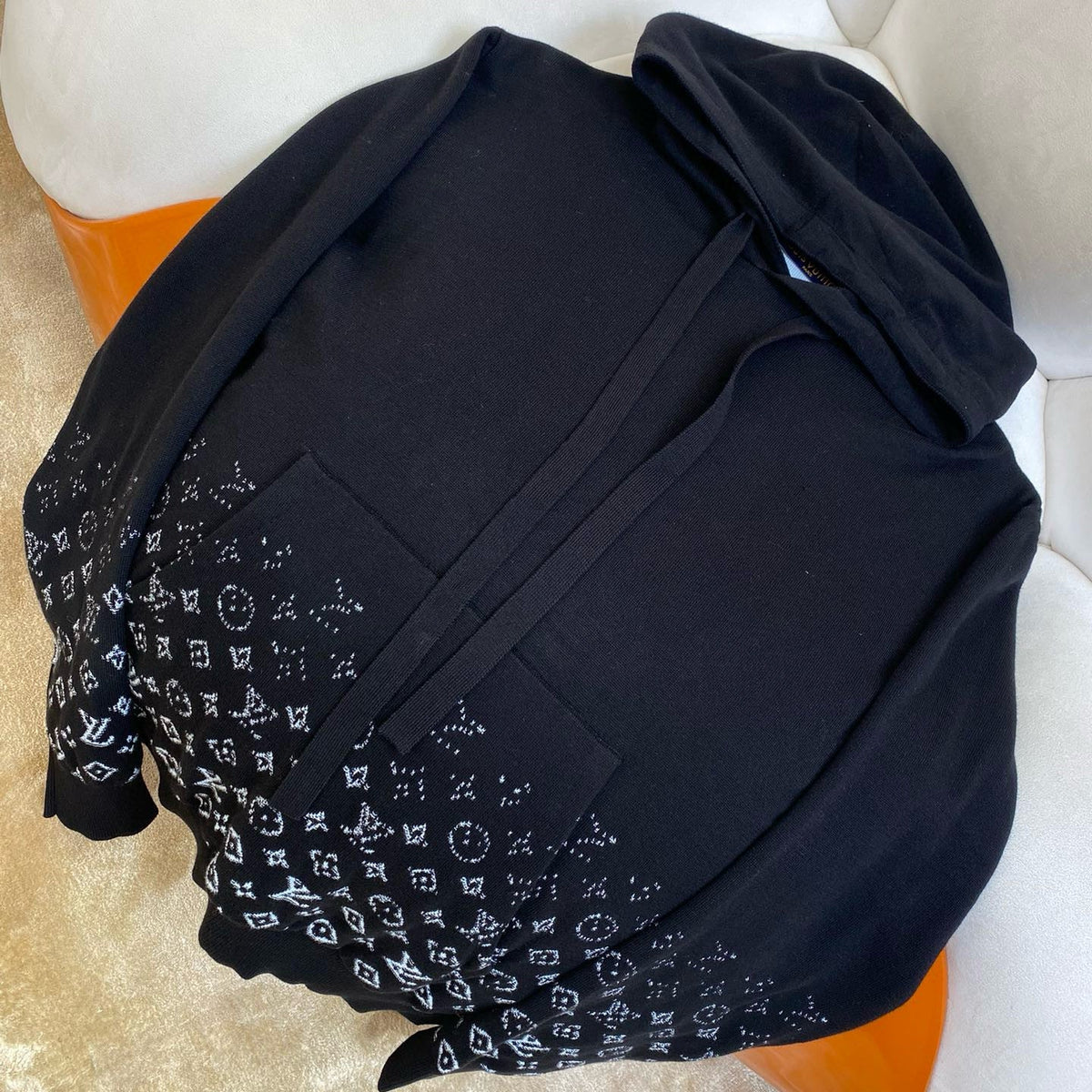LOU HOODIE