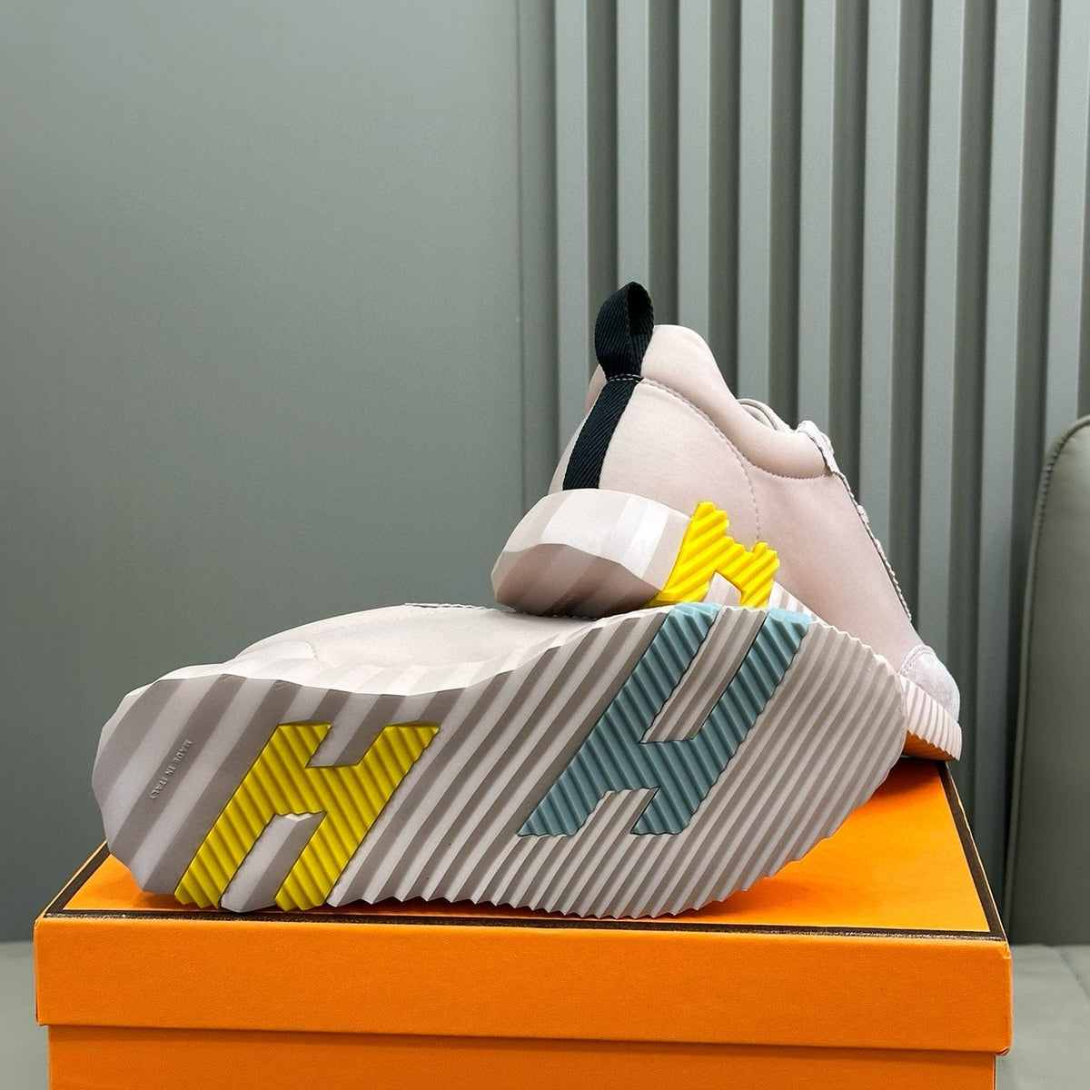 HERM BOUNCING SNEAKER