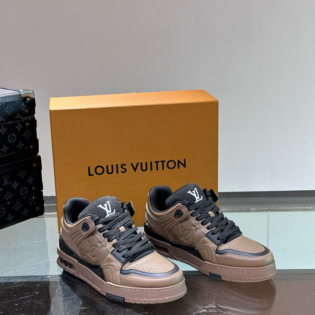 LOU TRAINERS