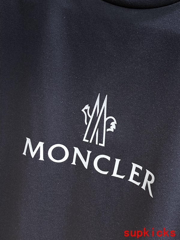 Moncler Luxury Cloth