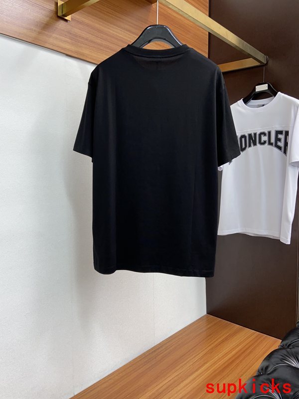 Moncler Luxury Cloth