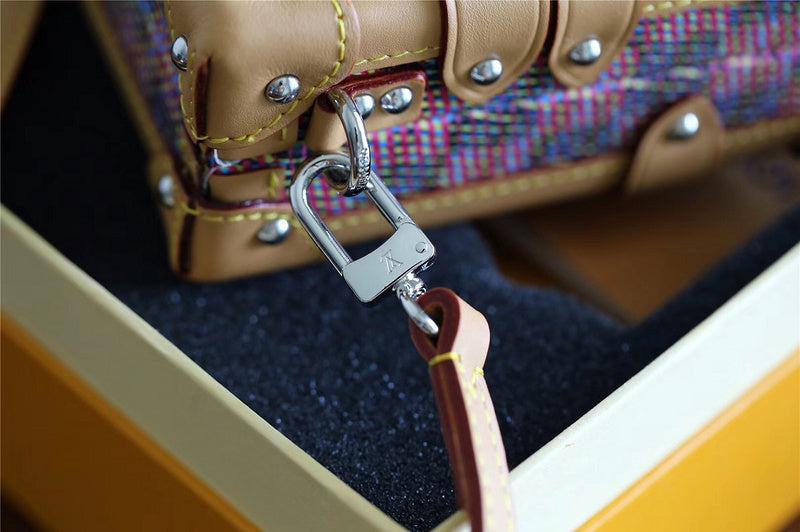 I W Fashion Lu-Vi bags - 8209