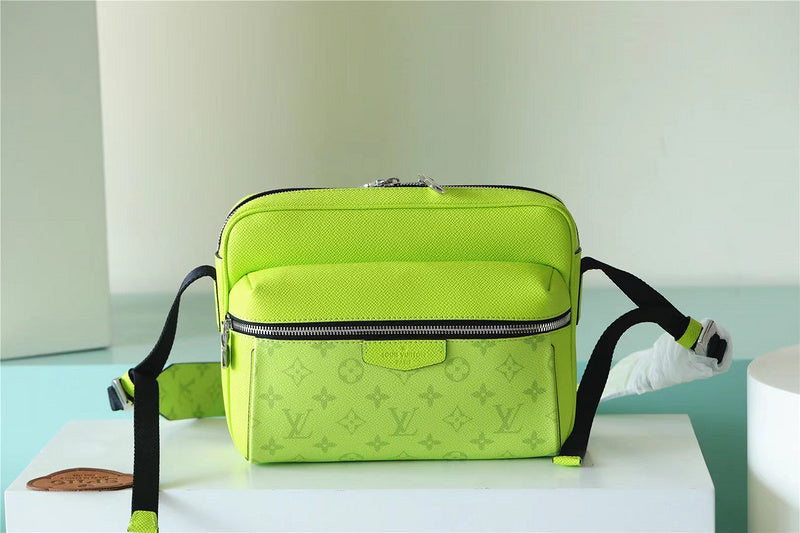 I W Fashion Lu-Vi bags - 9901