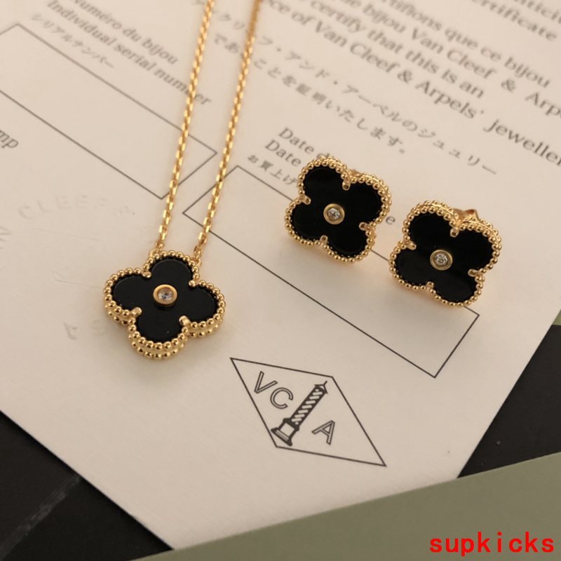 Van Cleef & Arples Jewelry