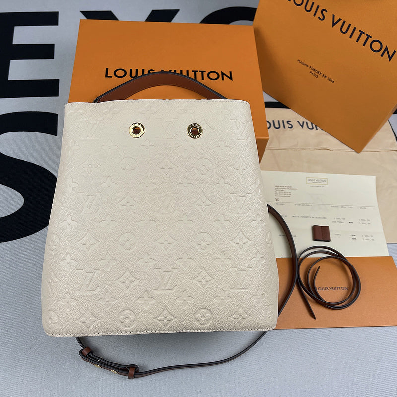 I W Fashion Lu-Vi bags - 8557