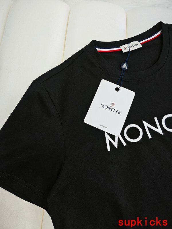 Moncler Luxury Cloth