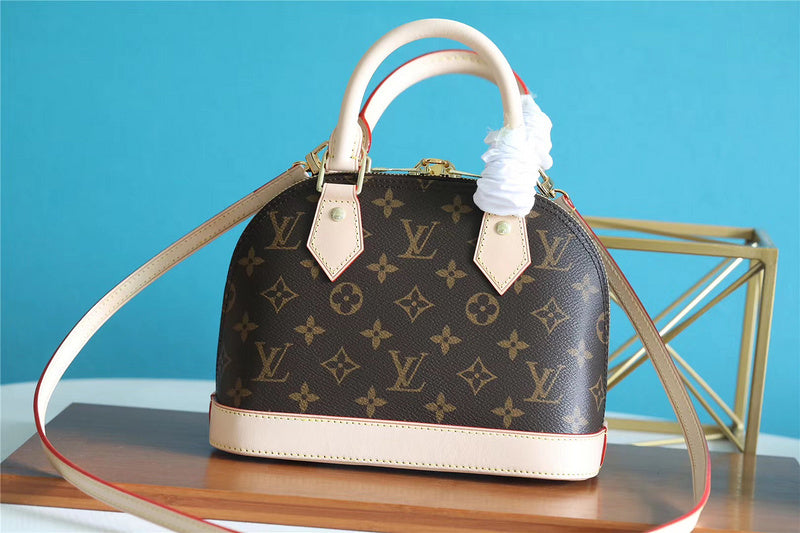 I W Fashion Lu-Vi bags - 8244