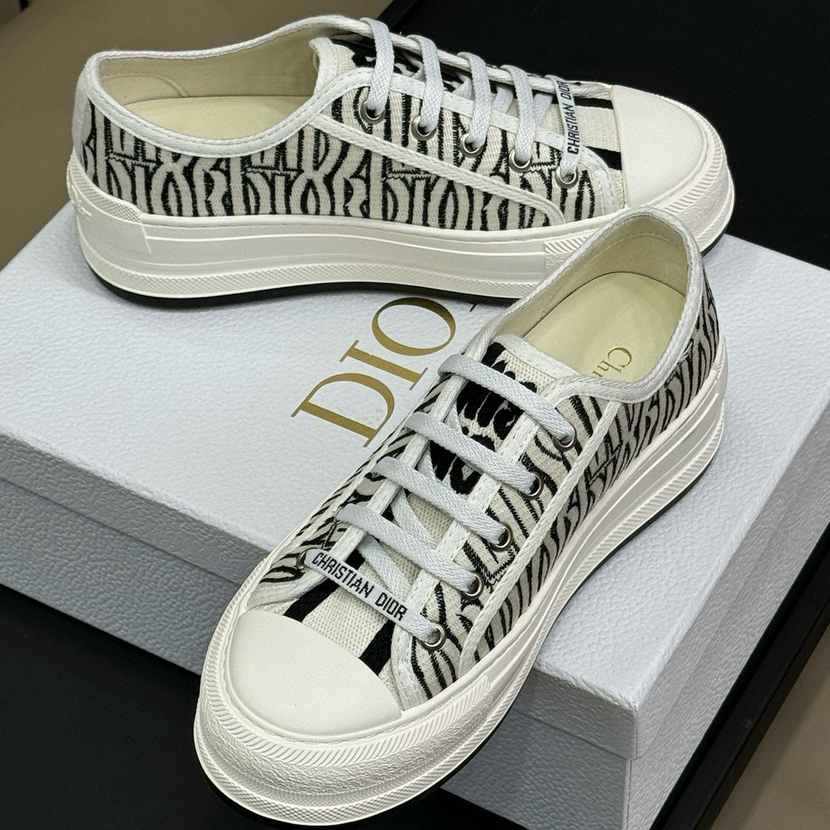 CD PLATFORM SNEAKER