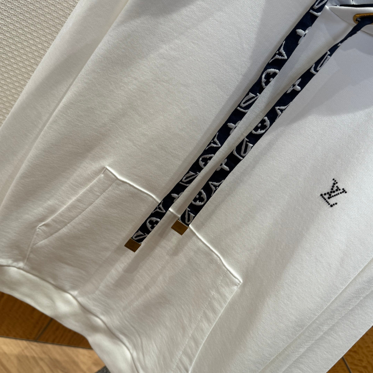LOU HOODIE