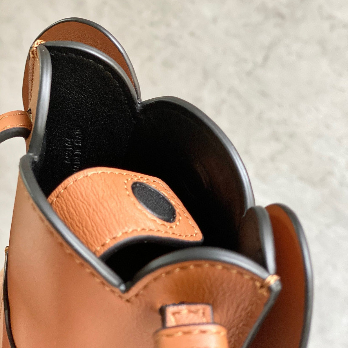 LOEW ELEPHANT POCKET BAG